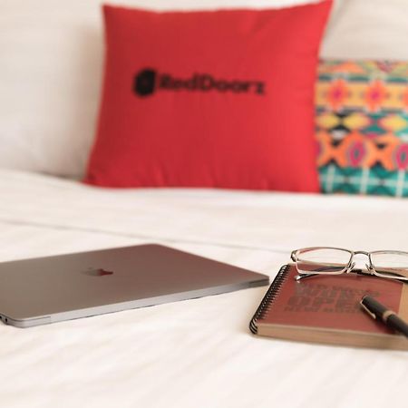 Reddoorz Premium Cloud 9 An Nhon Hotel Ho Chi Minh-staden Exteriör bild